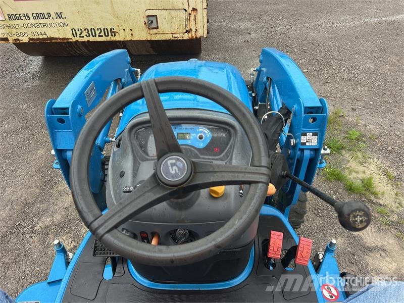 LS Mtron 122HST Utility Tractor Трактори