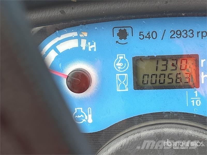LS Mtron 122HST Utility Tractor Трактори