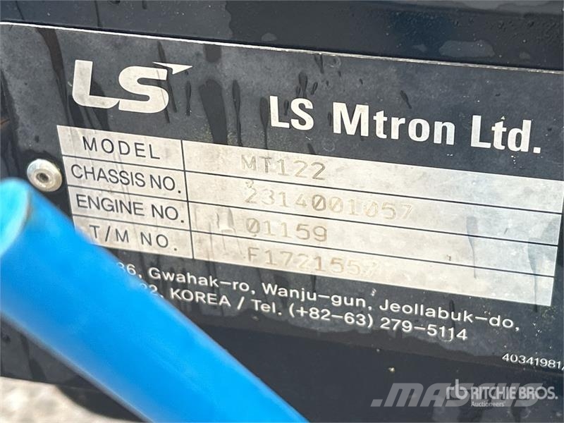 LS Mtron 122HST Utility Tractor Трактори
