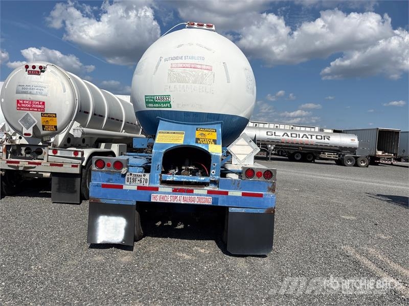 Lubbock Trailers MC331 T/A Tanker Trailer Tartályos pótkocsik