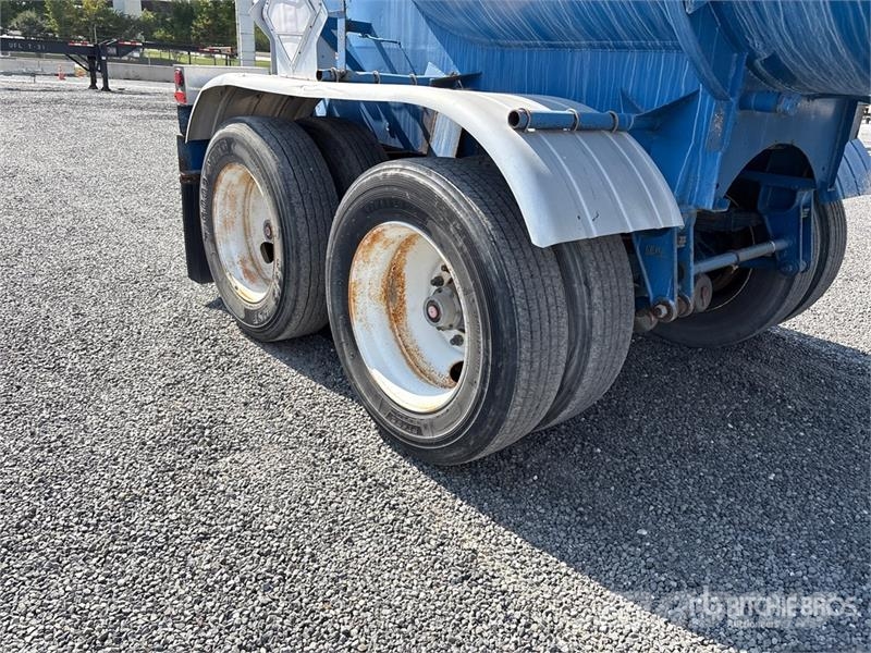 Lubbock Trailers MC331 T/A Tanker Trailer Tartályos pótkocsik