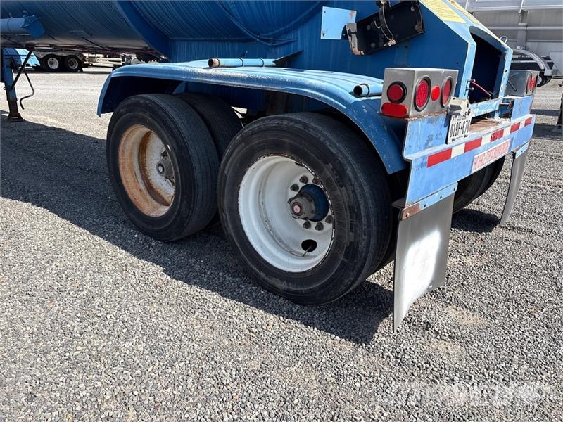 Lubbock Trailers MC331 T/A Tanker Trailer Tartályos pótkocsik