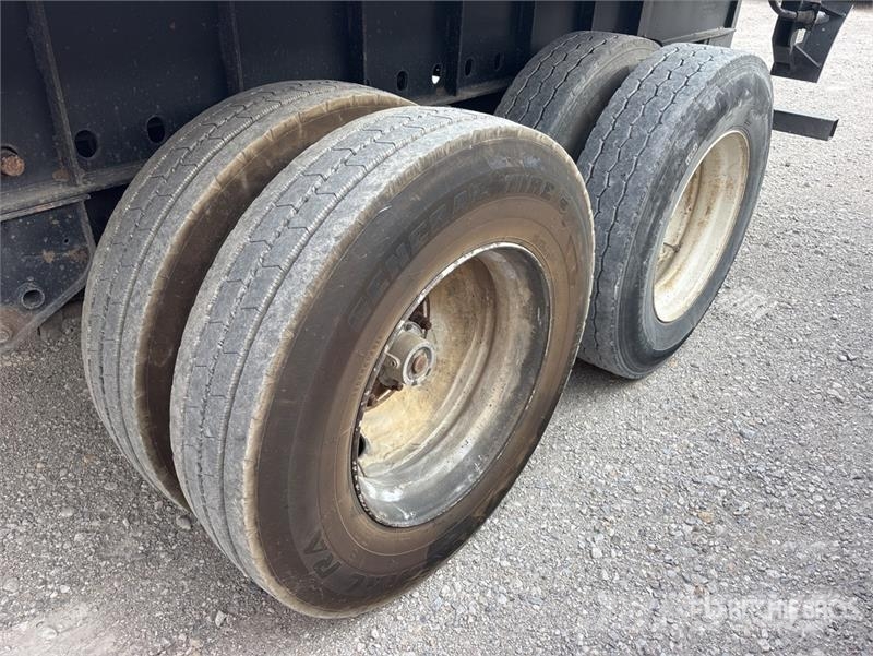 Lufkin 45 ft T/A Flatbed Trailer Valníky