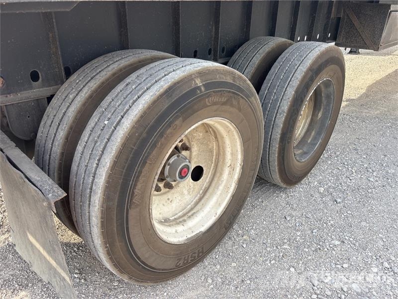 Lufkin 45 ft T/A Flatbed Trailer Valníky