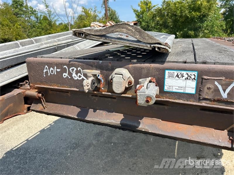 Lufkin PMDF 52 ft T/A Step Deck Trailer Низькорамні причепи
