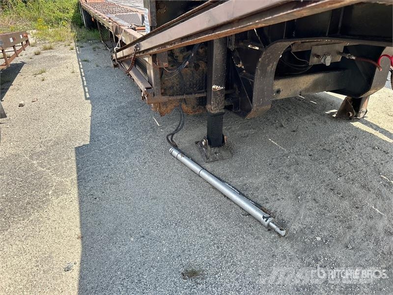 Lufkin PMDF 52 ft T/A Step Deck Trailer Низькорамні причепи