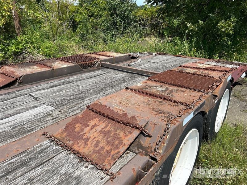 Lufkin PMDF 52 ft T/A Step Deck Trailer Низькорамні причепи