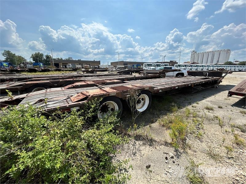 Lufkin PMDF 53 ft T/A Step Deck Trailer Dieplader
