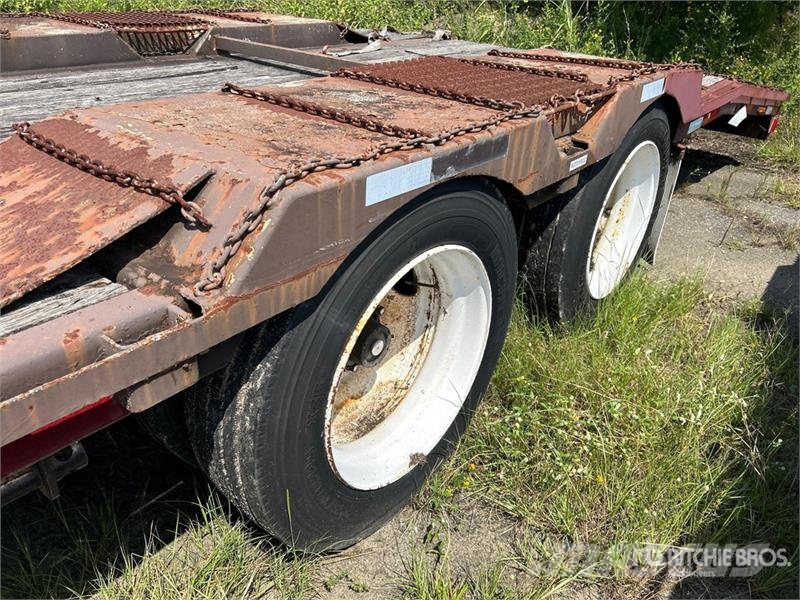 Lufkin PMDF 53 ft T/A Step Deck Trailer Dieplader