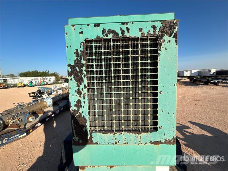 Lund Manufacturing ISB83240-2E 20 ft T/A Equipment Трейлери колесного транспортного засобу