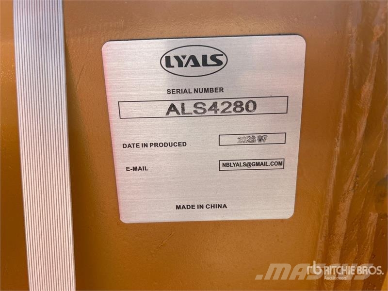  LYALS ALS EB320 48 in Digging Excavator Bucket (Un دلاء