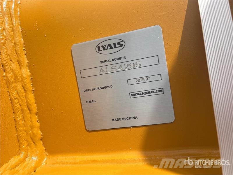 LYALS ALS EB320 48 in Digging Excavator Bucket - F Baldes