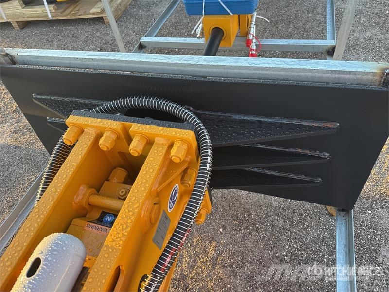 LYALS ALS680 18 in Skid Steer Breaker (Unused) Hydraulhammare