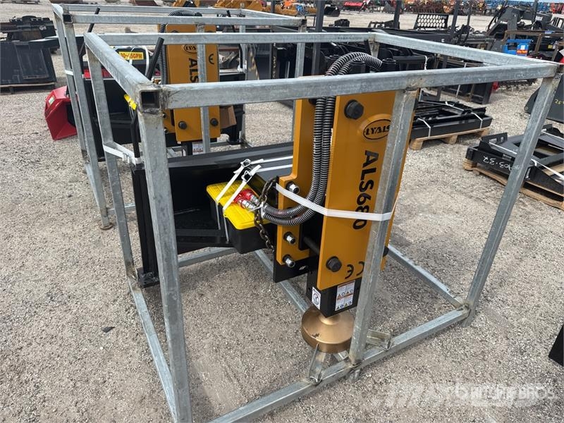 LYALS ALS680 48 in Skid Steer Post Driver (Unused) Εξοπλισμός περίφραξης