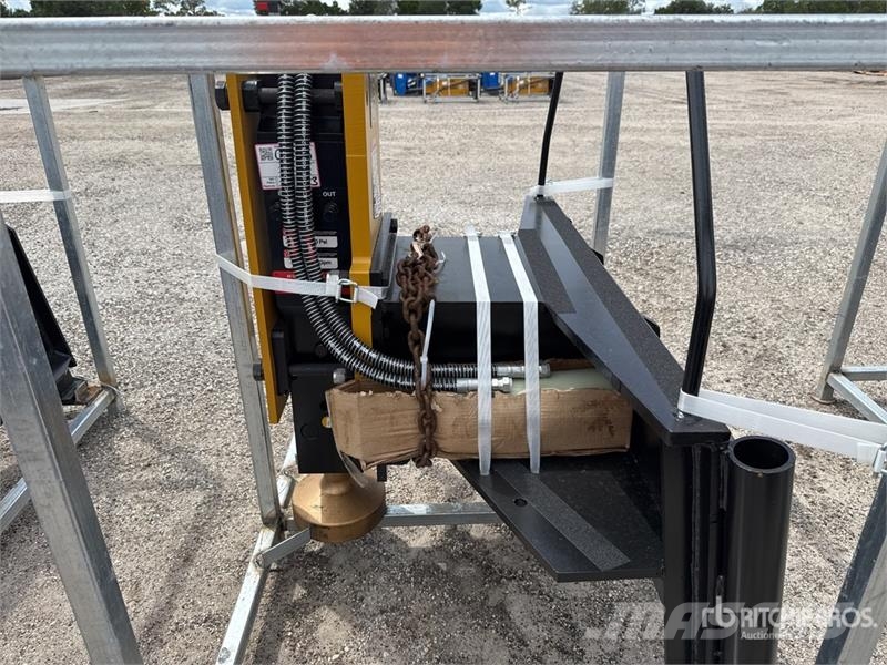 LYALS ALS680 48 in Skid Steer Post Driver (Unused) Εξοπλισμός περίφραξης