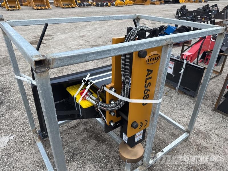 LYALS ALS680 48 in Skid Steer Post Driver (Unused) Εξοπλισμός περίφραξης