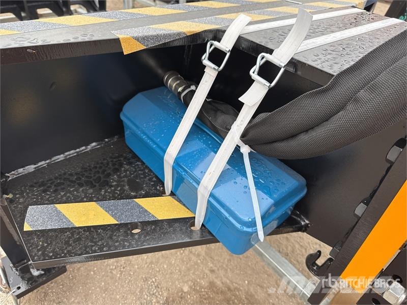 LYALS ALS680 Skid Steer Post Driver (Unused) Equipamentos de vedação