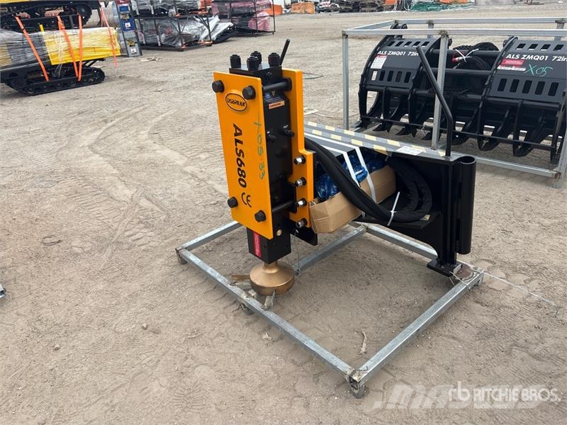 LYALS ALS680 Skid Steer Post Driver (Unused) Equipamentos de vedação