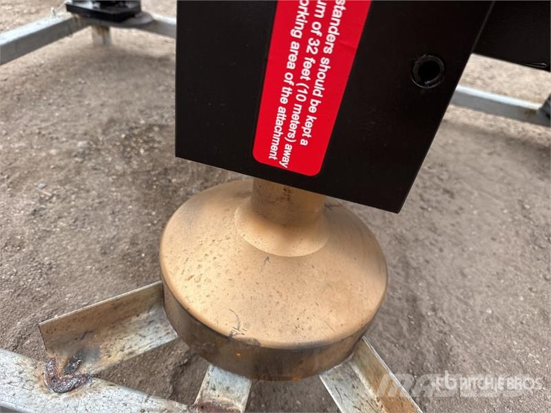 LYALS ALS680 Skid Steer Post Driver (Unused) Equipamentos de vedação