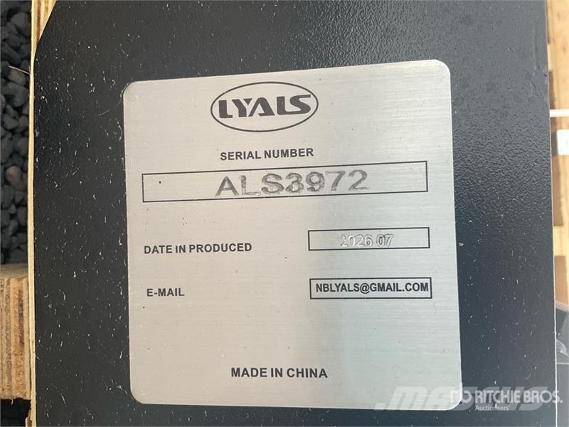  LYALS ALSHF48 48 in Skid Steer Forks (Unused) Fourche