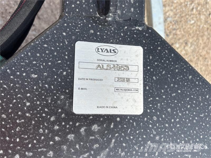 LYALS ALSHSBP 131 in Telescopic Hydraulic Skid Ste معدات البناء - غير ذلك