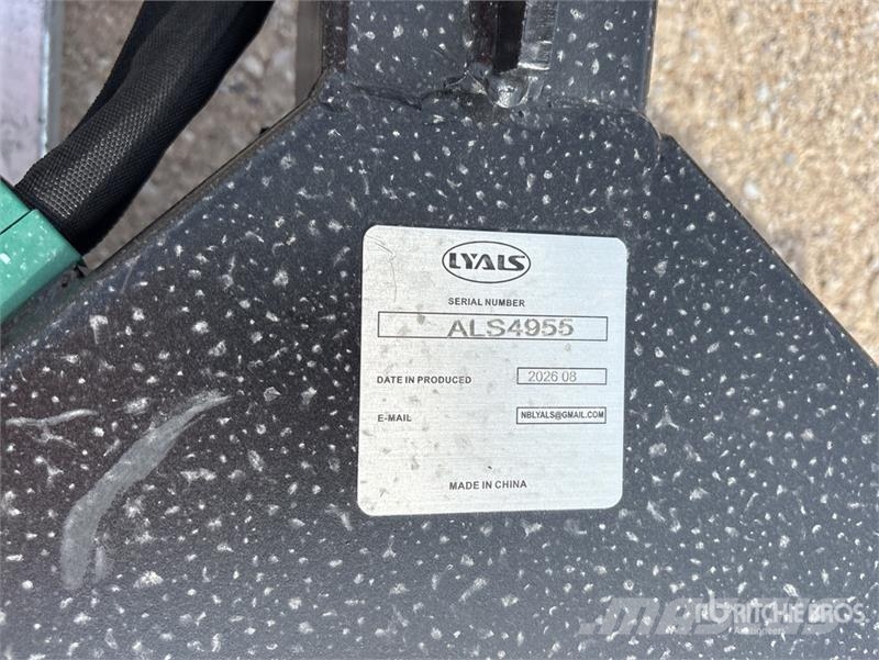 LYALS ALSHSBP 132 in Telescopic Hydraulic Skid Ste معدات البناء - غير ذلك
