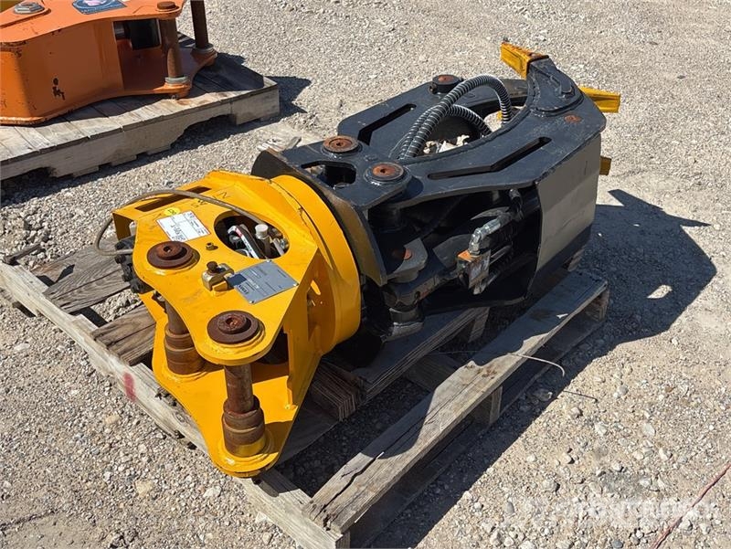 LYALS Rotating Excavator Grapple - Fits 3 - 8 Ton Garras