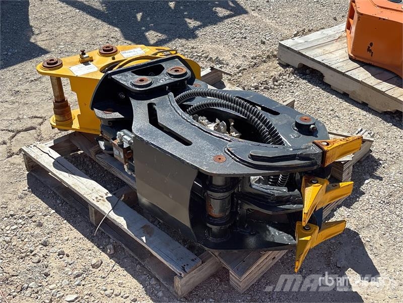 LYALS Rotating Excavator Grapple - Fits 3 - 8 Ton Garras