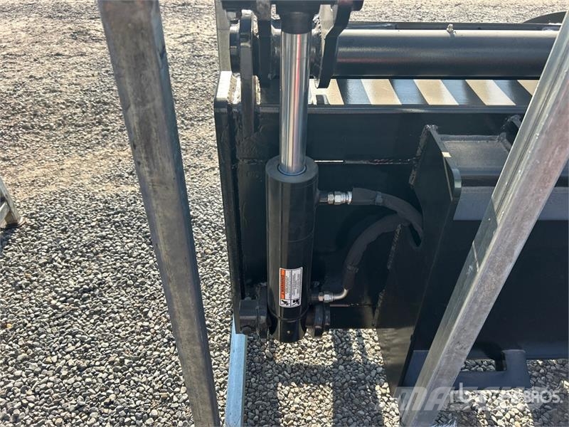 LYALS ZMQ01 72 in Skid Steer Root Rake (Unused) Okretači i sakupljači sena