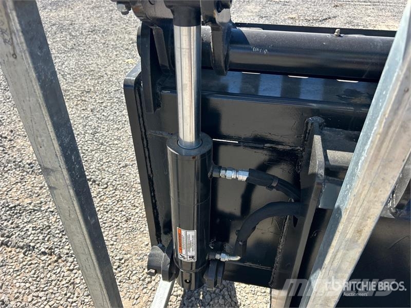 LYALS ZMQ01 72 in Skid Steer Root Rake (Unused) Okretači i sakupljači sena