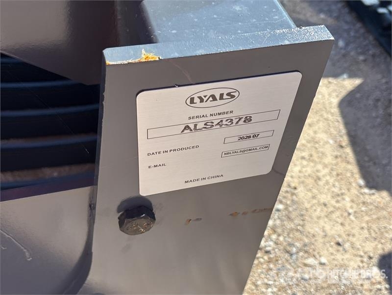 LYALS ZMQ03 84 in Rock Skid Steer Grapple (Unused) Grappin