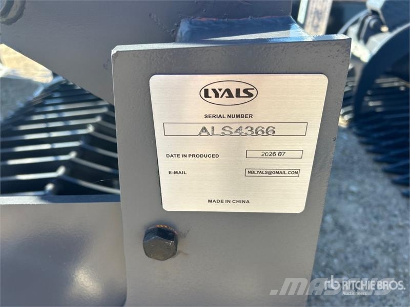  LYALS ZMQ03 84 in Rock Skid Steer Grapple (Unused) خطاطيف