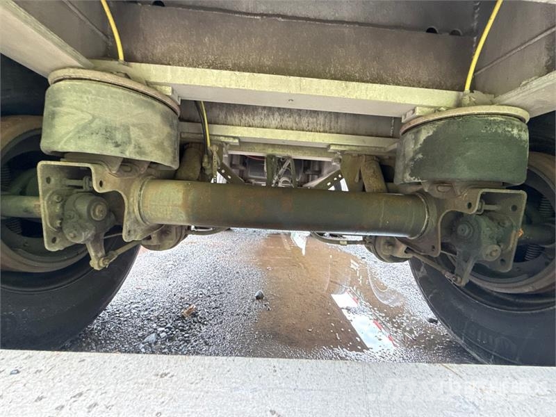 MAC TNAR48AA 48 ft T/A Spread Axle Flatbed Trailer Lavaperävaunut