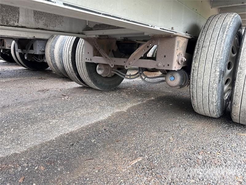 MAC TNAR48AA 48 ft T/A Spread Axle Flatbed Trailer Lavaperävaunut