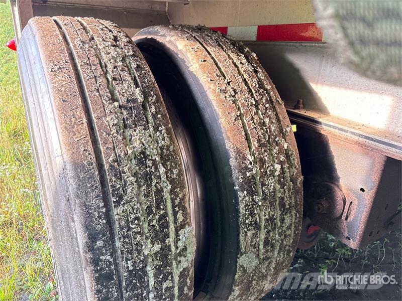 MAC TNAR48AA 48 ft T/A Spread Axle Curtain Side Traile 侧帘拖车