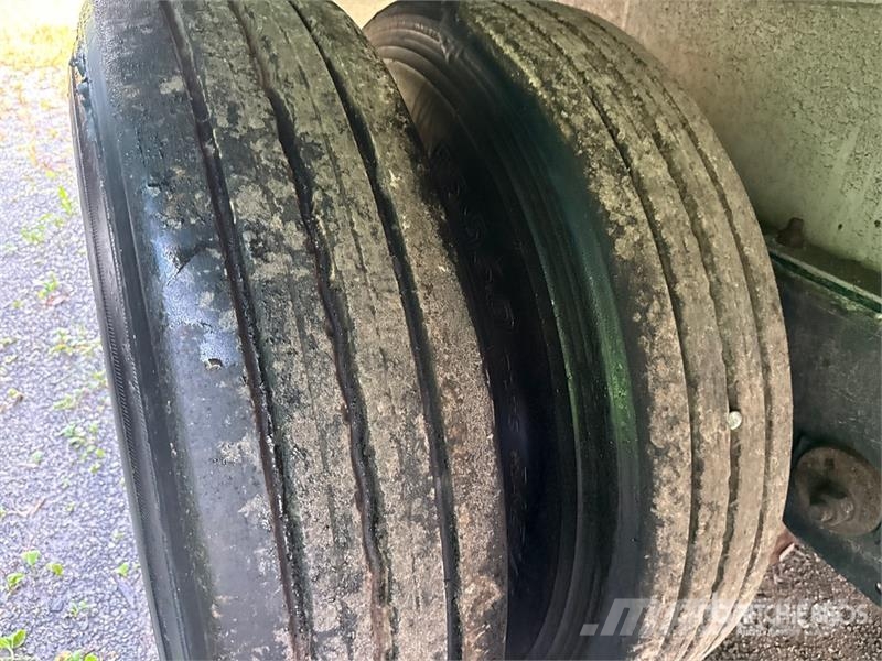 MAC TNAR48AA 48 ft T/A Spread Axle Curtain Side Traile Prikolice sa ceradom