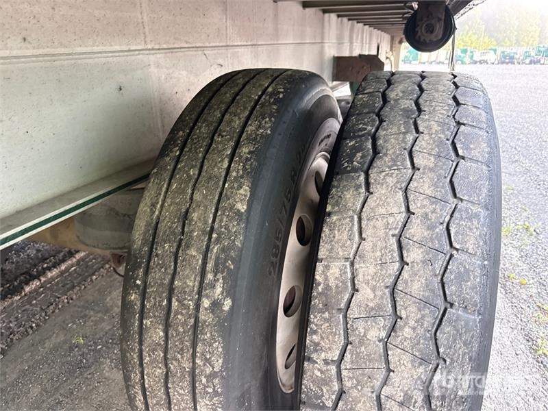 MAC TNAR48AA 48 ft T/A Spread Axle Curtain Side Traile Prikolice sa ceradom
