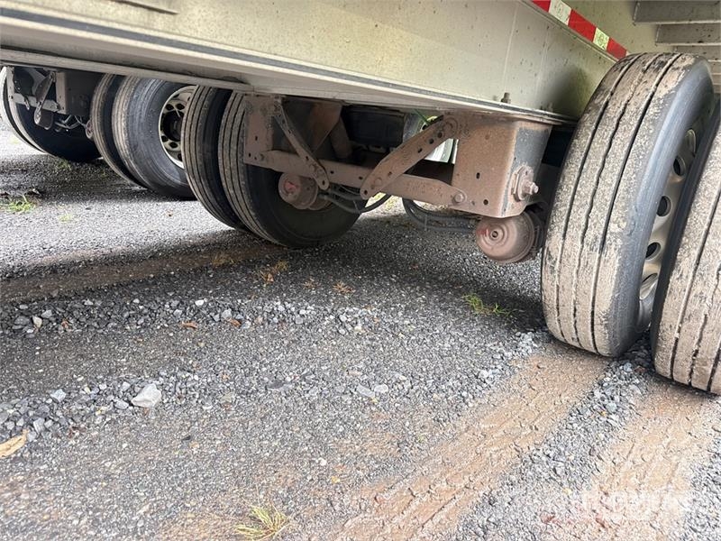MAC TNAR48AA 48 ft T/A Spread Axle Curtain Side Traile Pressukapelliperävaunut