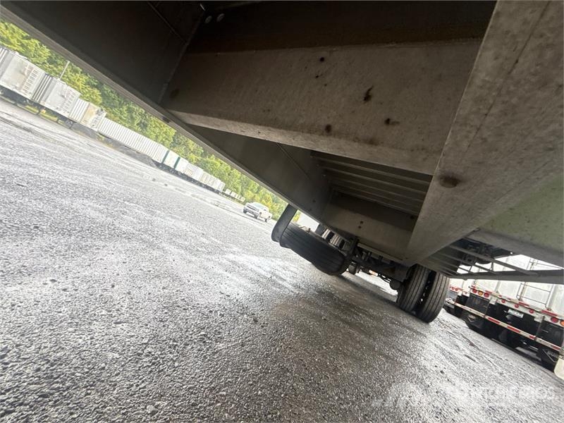 MAC TNAR48AA 48 ft T/A Spread Axle Curtain Side Traile مقطورات بغطاء جانبي