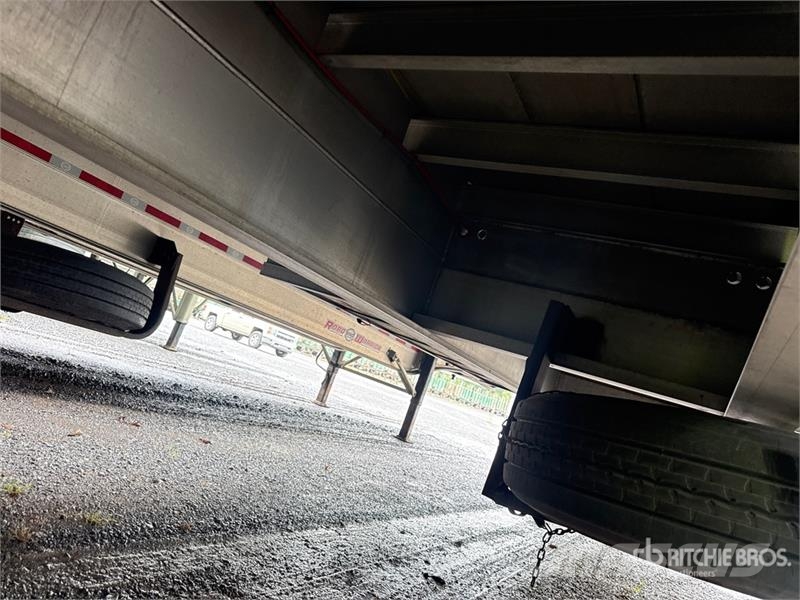 MAC TNAR48AA 48 ft T/A Spread Axle Curtain Side Traile مقطورات بغطاء جانبي