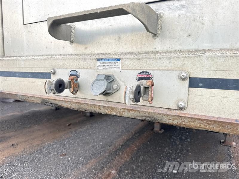 MAC TNAR48AA 48 ft T/A Spread Axle Curtain Side Traile Pressukapelliperävaunut