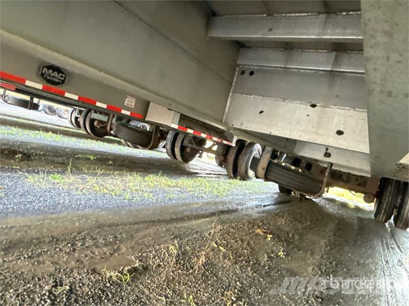 MAC TNAR48AA 48 ft T/A Spread Axle Curtain Side Traile Curtainsideranhänger