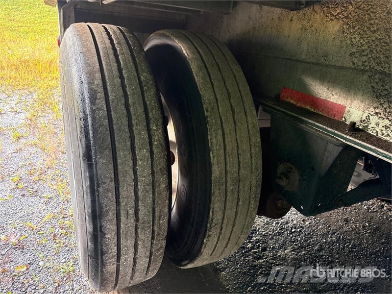 MAC TNAR48AA 48 ft T/A Spread Axle Curtain Side Traile Prikolice sa ceradom
