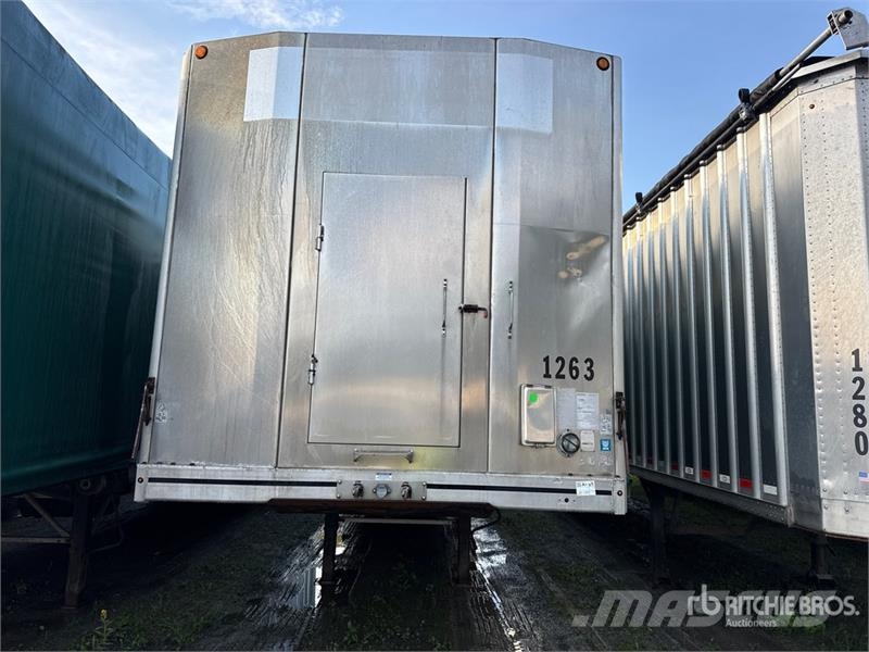MAC TNAR48AA 48 ft T/A Spread Axle Curtain Side Traile 侧帘拖车