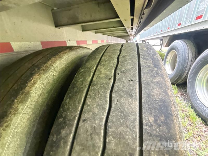 MAC TNAR48AA 48 ft T/A Spread Axle Curtain Side Traile مقطورات بغطاء جانبي