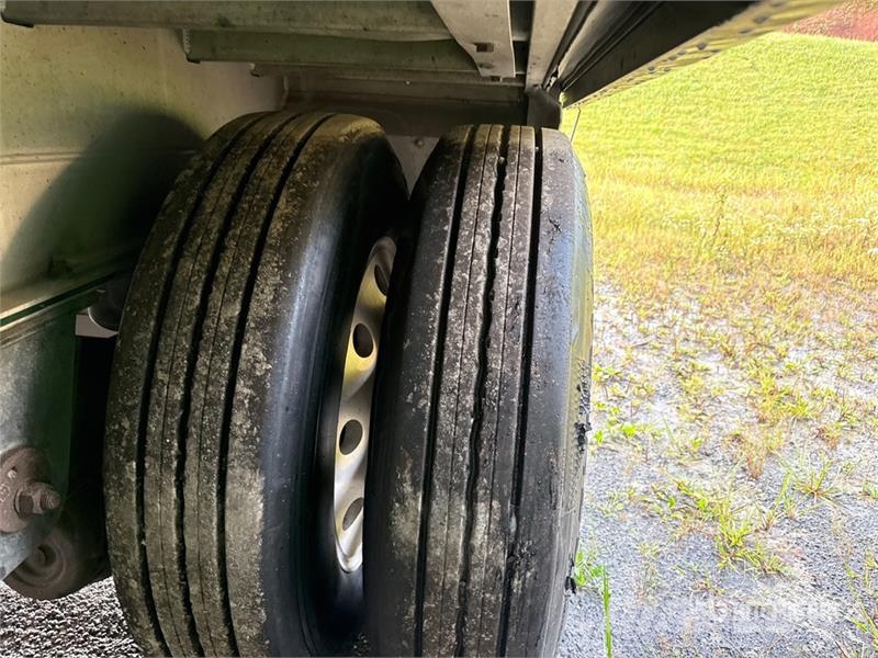 MAC TNAR48AA 48 ft T/A Spread Axle Curtain Side Traile Prikolice sa ceradom