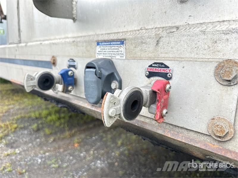 MAC TNAR48AA 48 ft T/A Spread Axle Curtain Side Traile مقطورات بغطاء جانبي