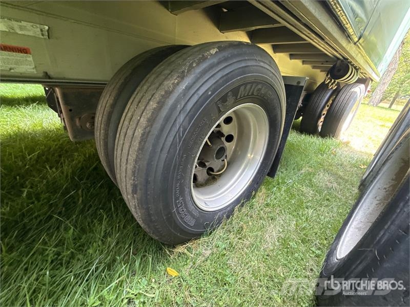 MAC TNAR48AA 48 ft T/A Spread Axle Curtain Side Traile Gardinanhænger