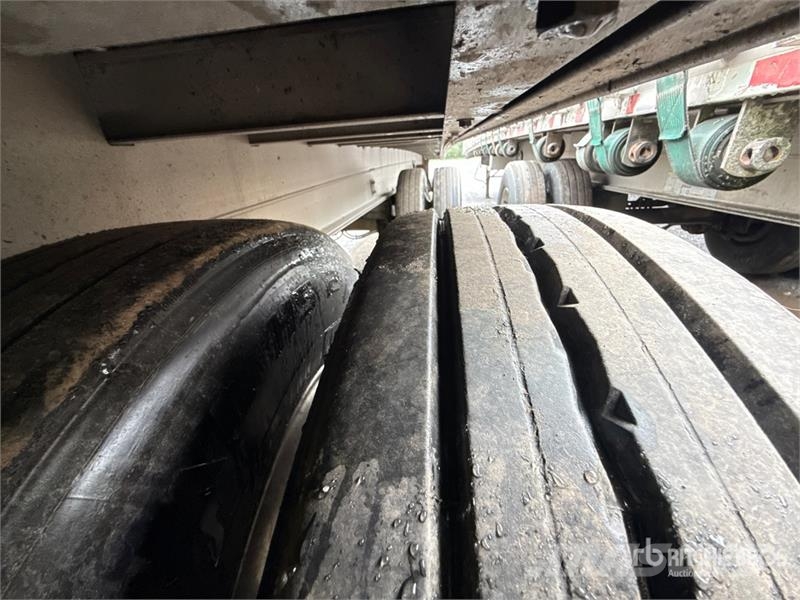 MAC TNAR48AA 48 ft T/A Spread Axle Flatbed Trailer Lavaperävaunut