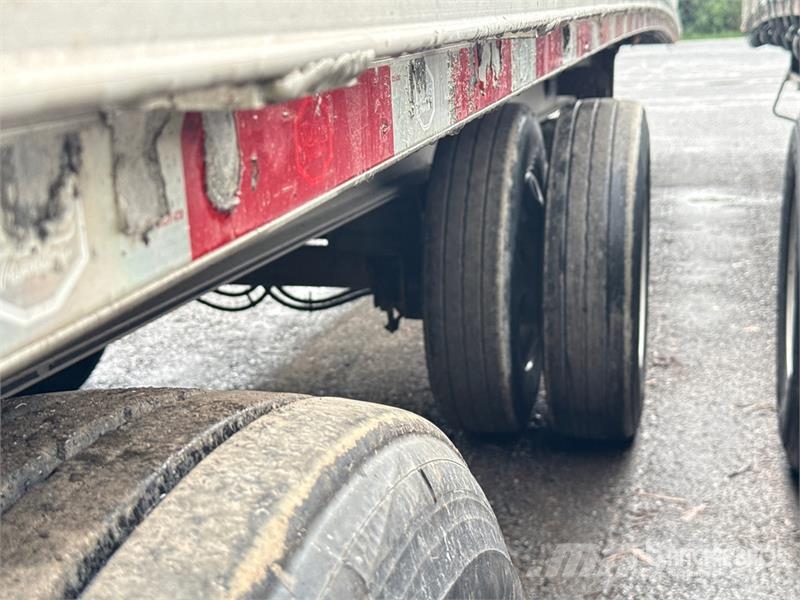 MAC TNAR48AA 48 ft T/A Spread Axle Flatbed Trailer Lavaperävaunut